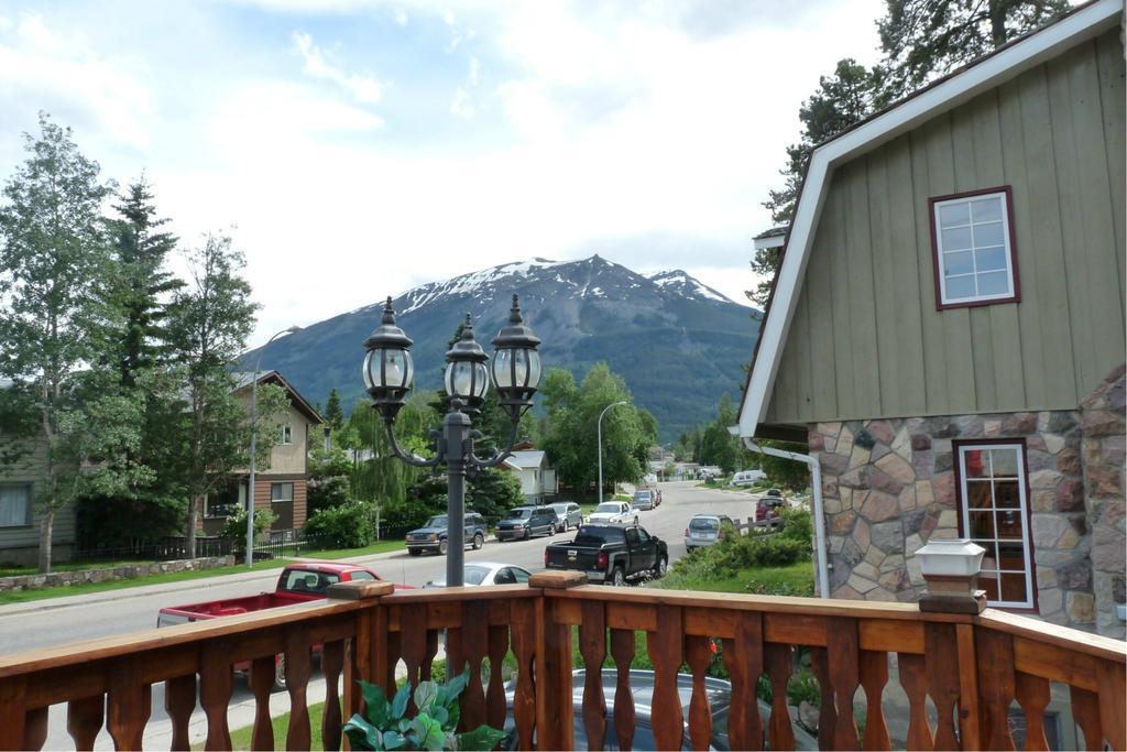 Celtic Haven Hotel Jasper National Park Exterior foto